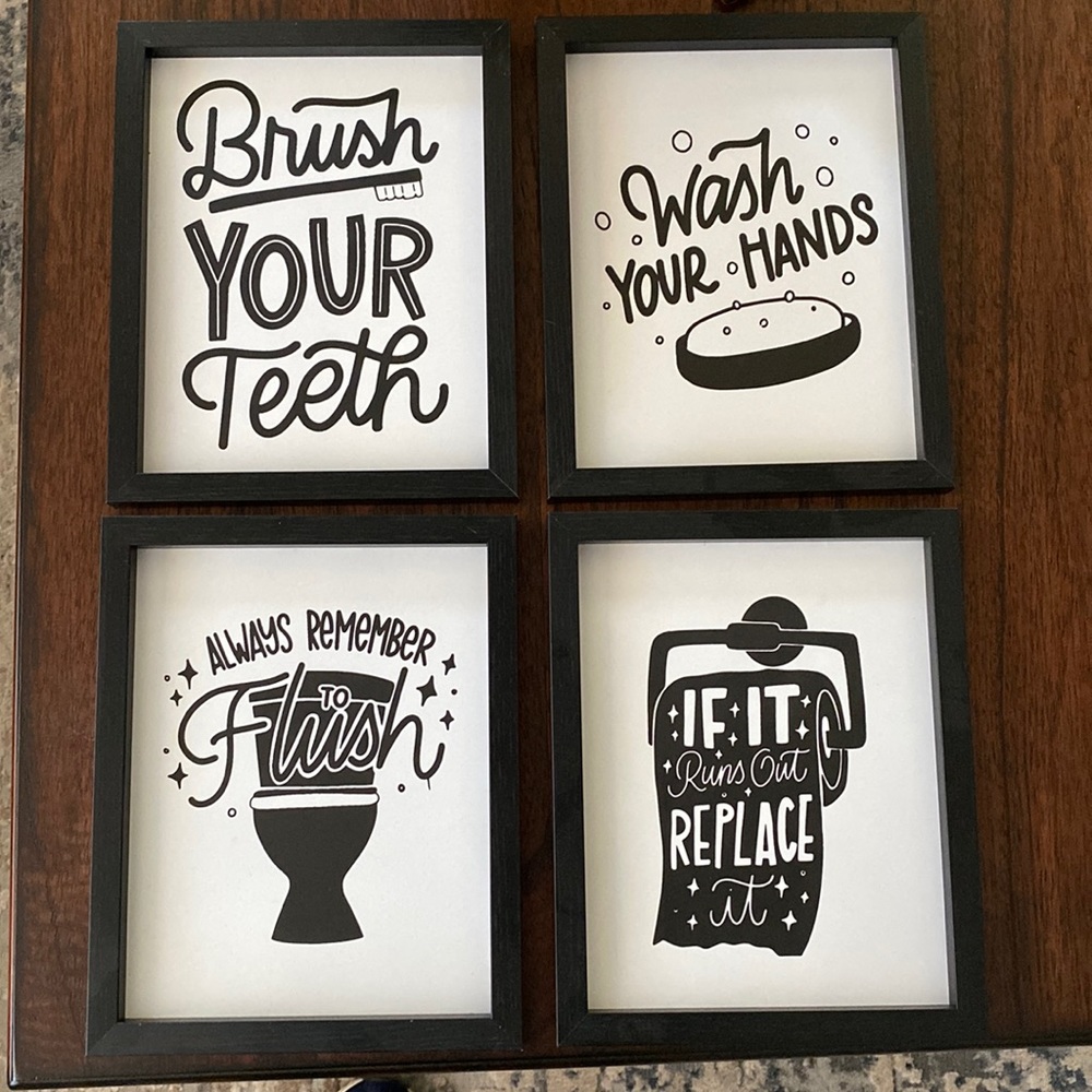 Wall decor (set of 4)